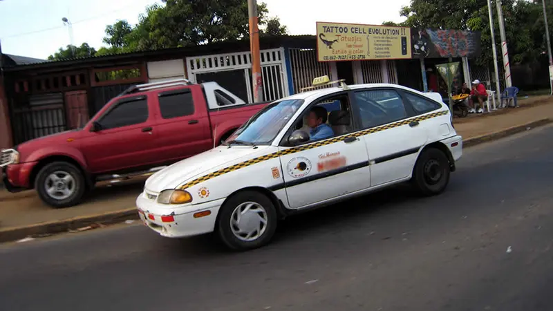 De los taxistas hablantines... ¡Líbrame señor!