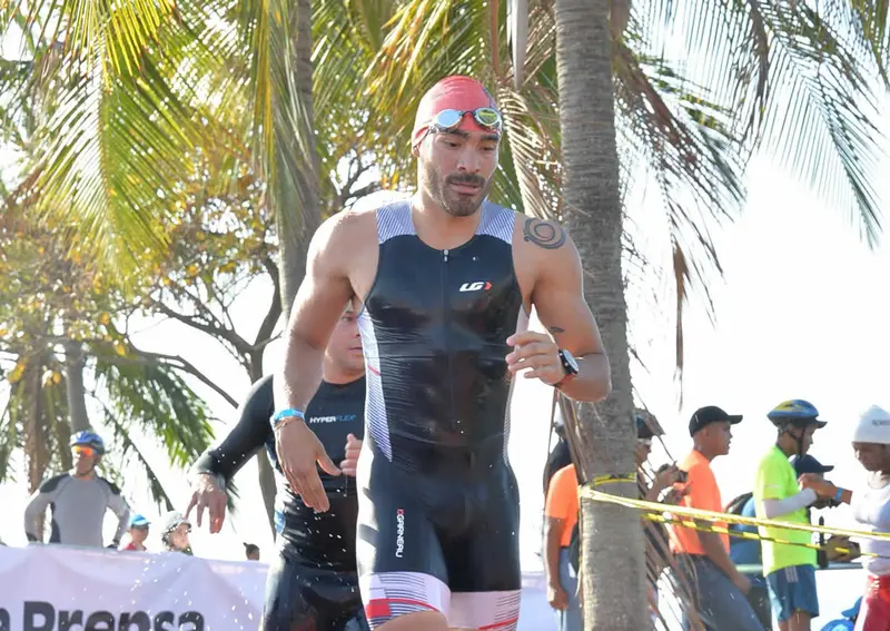 Nicas participan en el ironman 70.3 de Panama