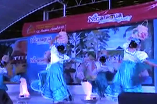 Rivenses disfrutaron de animada noche cultural