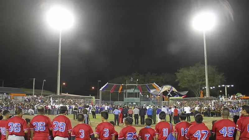 El deporte rey, ahora se disfruta de noche en todo el país