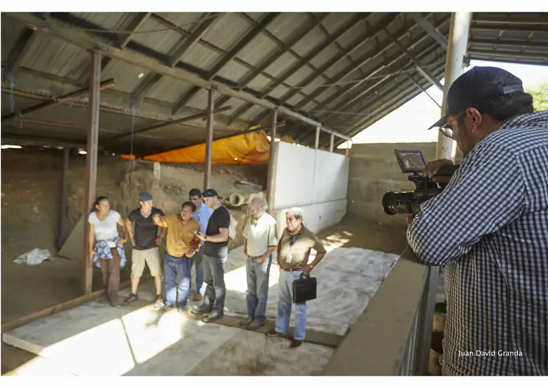 Fotos: El cineasta y Explorador Sam Cossman en su recorrido por la Ruta de los Volcanes