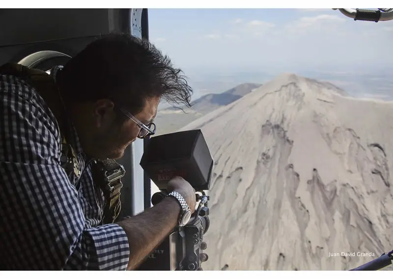 Fotos: El cineasta y Explorador Sam Cossman en su recorrido por la Ruta de los Volcanes