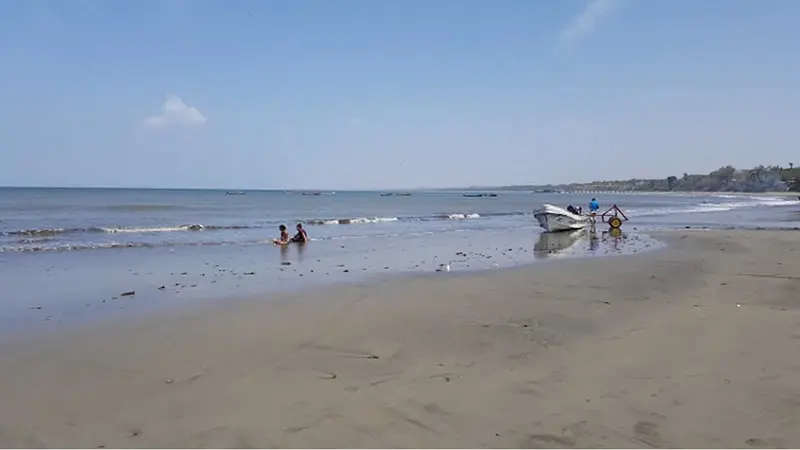 Playas lucen limpias después de una Semana Santa concurrida