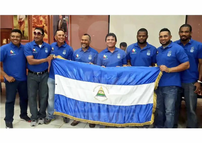 Abanderan a la Selección Nacional de Béisbol