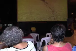 Familias continúan disfrutando del Cine Móvil de la Cinemateca Nacional