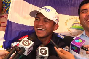 Román “Chocolatito” González regresa victorioso a Nicaragua