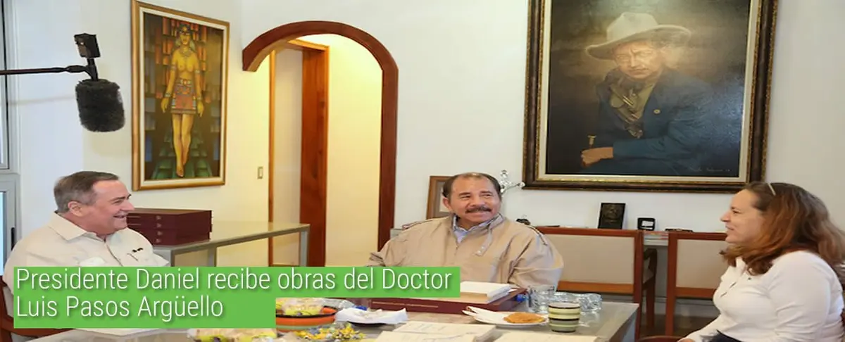 Presidente Daniel recibe obras sobre la defensa de la soberanía nacional del Doctor Luis Pasos Argüello