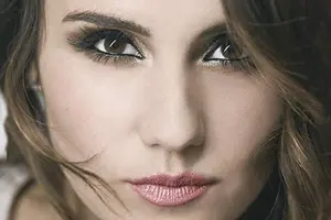 Dulce María nos presenta “No se llorar”, su más reciente tema