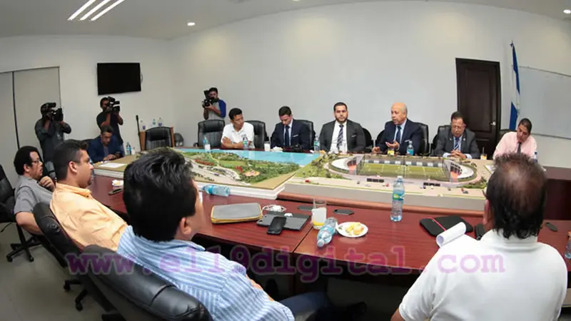 Nicaragua y CONCACAF impulsarán programa “Futbol Base” en colegios