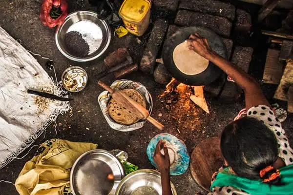 Ola de calor hace que el gobierno de India prohíba cocinar de día