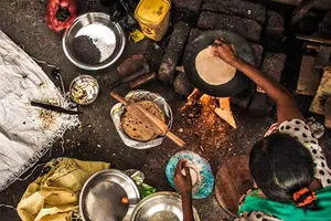 Ola de calor hace que el gobierno de India prohíba cocinar de día
