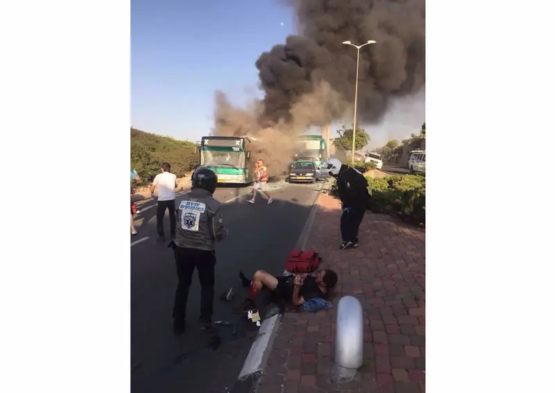 Al menos 20 heridos tras una fuerte explosión en un bus en Jerusalén