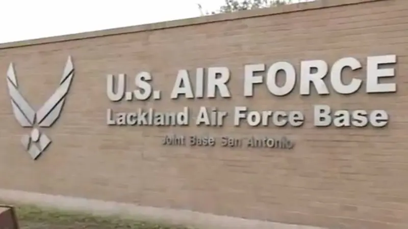 Al menos dos muertos en un tiroteo en una base aérea en Texas