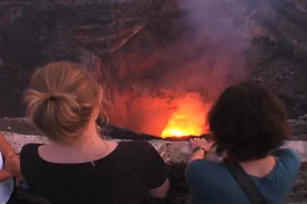 Lago de Lava cautiva a turistas