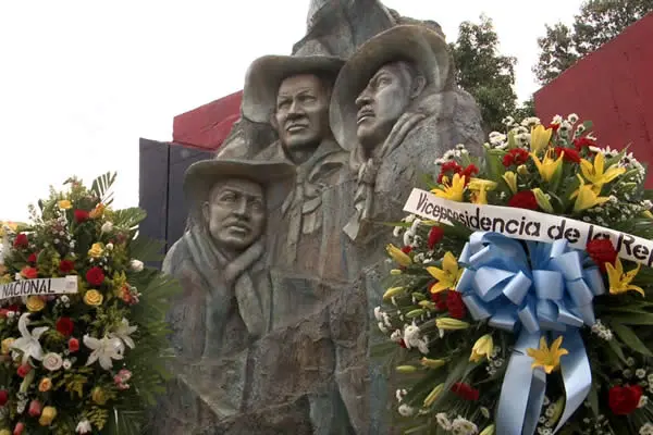 Realizan Sesión Especial por el 121 Aniversario del Natalicio del General Sandino