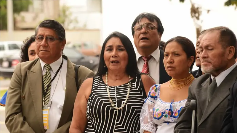 Flores para el General de Hombres y Mujeres Libres en el Perú