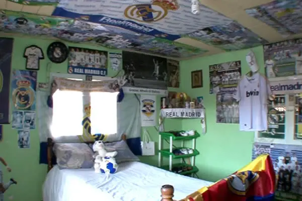 La colección de artículos del Real Madrid de un fanático nicaragüense