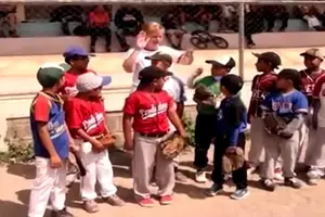 Embajadora de E.E.U.U. Inaugura Juego de Estrellas de Pequeñas Ligas en Matagalpa