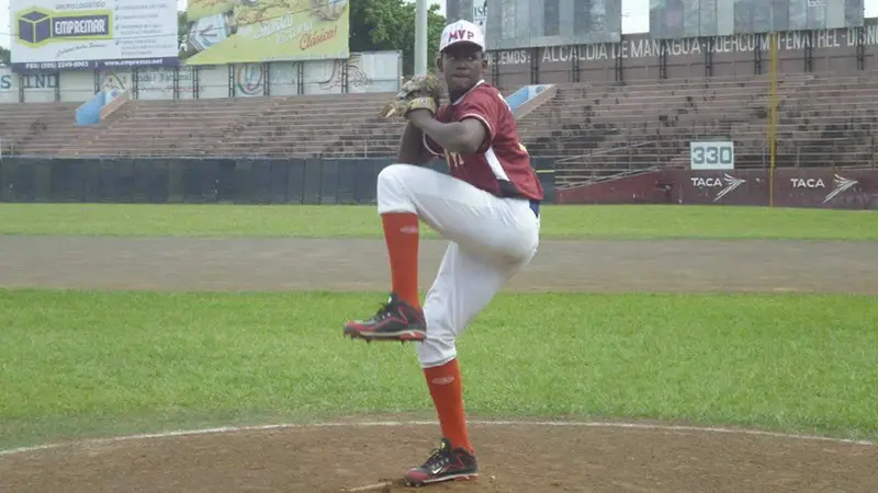 Lanzador de Laguna de Perlas incluido entre los mejores 30 prospectos de MLB