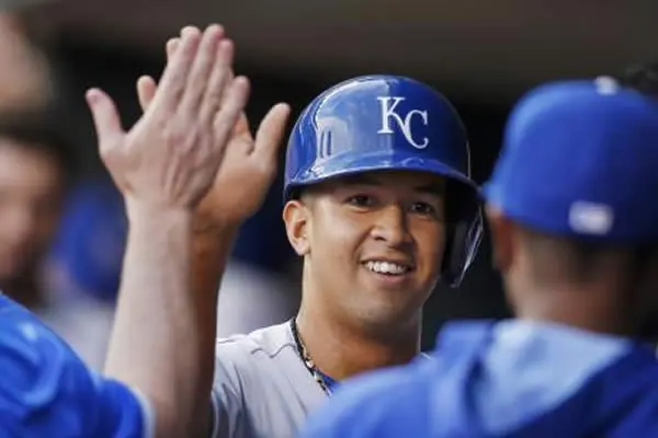 Cuthbert produjo la carrera de la ventaja para que Kansas City venciera el domingo 5-4