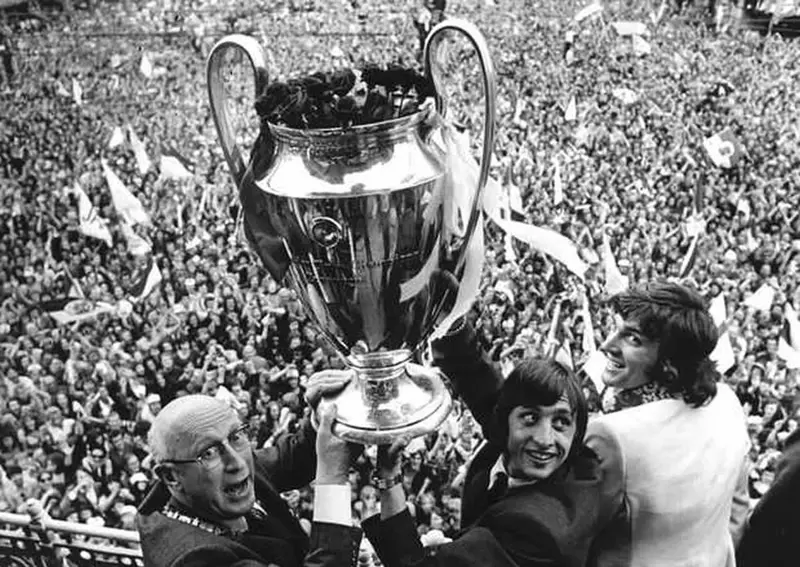ZIDANE PUEDE PERTENECER A UNA SELECTA LISTA DE CHAMPIONS