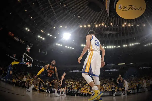 Warriors eliminan a los Thunder y defenderán título ante los Cavaliers