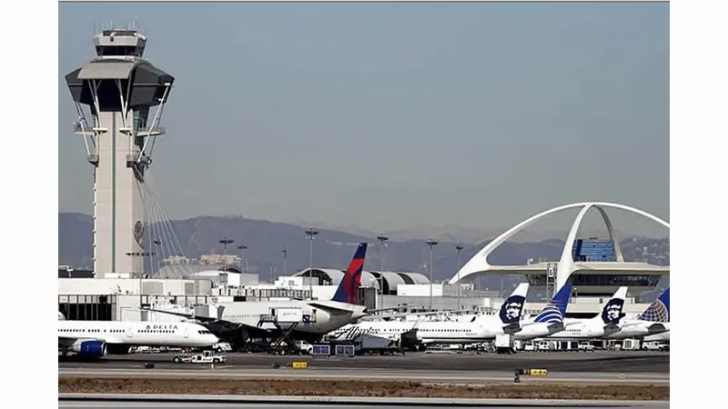 Un avión de American Airlines aterrizó de emergencia en Los Ángeles por una amenaza de bomba