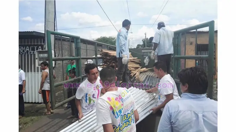 Familias afectadas por lluvias y fuertes vientos reciben asistencia solidaria de gobierno