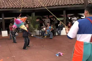 Familias continúan recreándose en la Avenida de Bolívar a Chávez