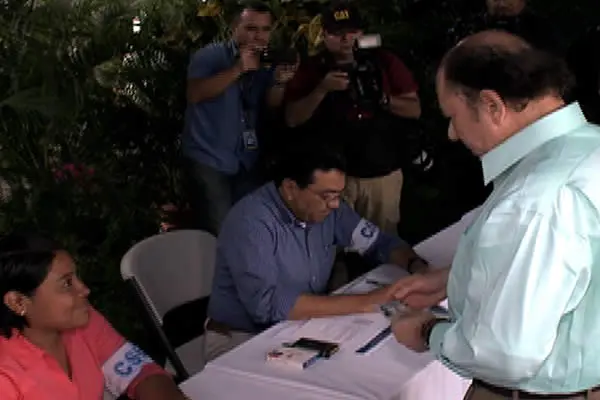 Presidente Daniel y Compañera Rosario se verificaron