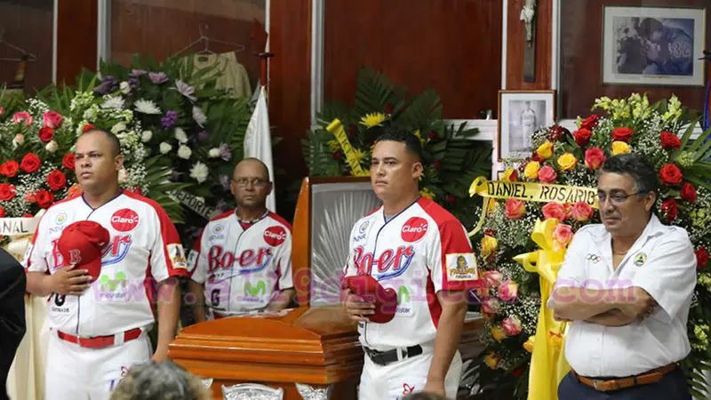 Rinden Guardia de Honor a Noel Areas, "Maestro de los Managers nicaragüenses"