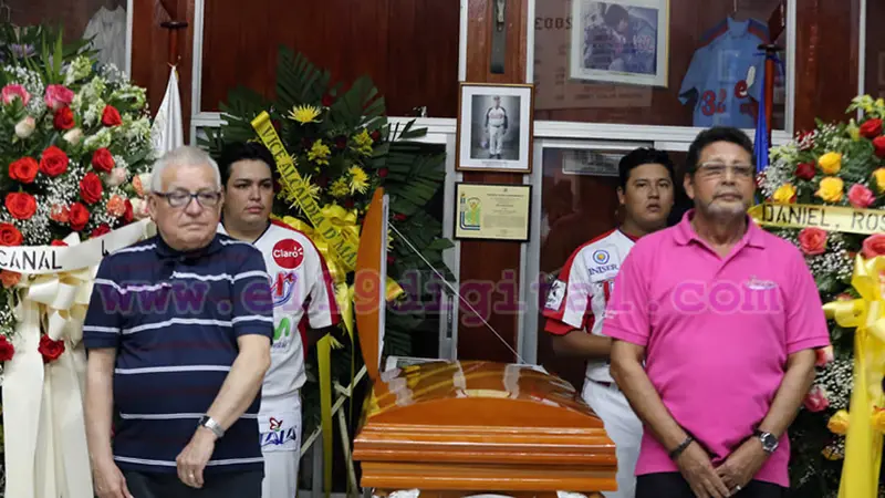 Rinden Guardia de Honor a Noel Areas, "Maestro de los Managers nicaragüenses"