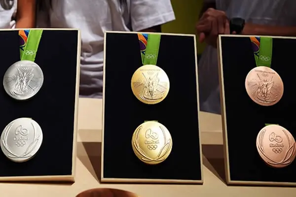 Presentan las medallas que se darán en Río 2016