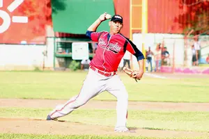 Francisco Valdivia el mejor pitcher en juegos salvados
