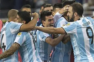 Copa América: Argentina debutó con revancha y derroto 2-1 a Chile