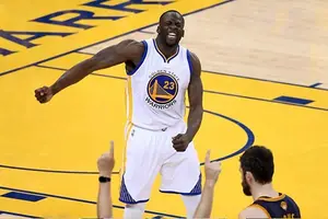 Draymond Green lidera a los Warriors a impresionante victoria en juego 2