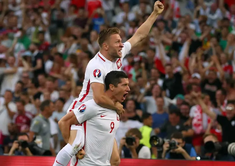 Portugal clasifica a semifinales de la Eurocopa derrotando a Polonia en penales
