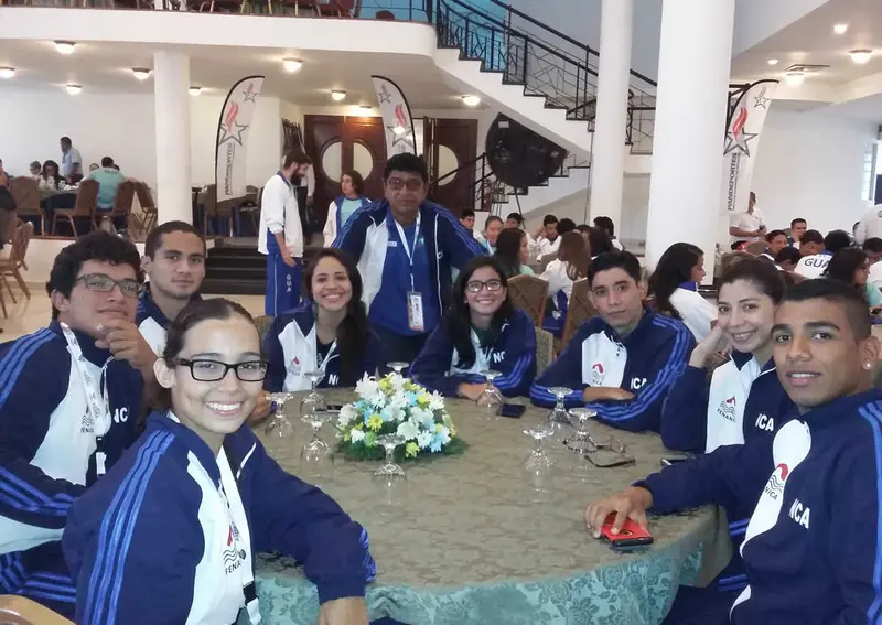 Nicas consiguen medallas en torneo de natación CAMEX
