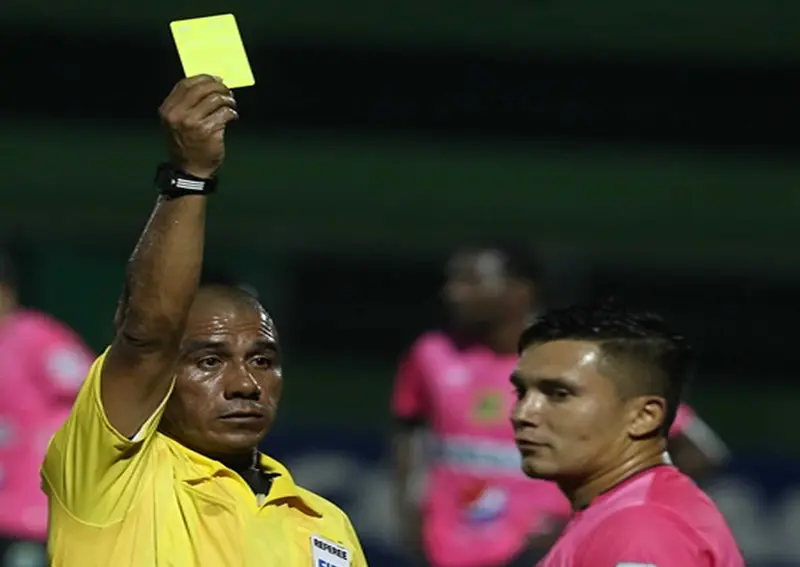 Oscar Dávila dirigirá el partido de vuelta Finalisima