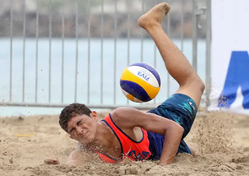 Atletas Nicas de voleibol playa cerca de las Olimpiadas
