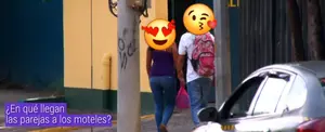 ¿En qué llegan las parejas a los moteles?