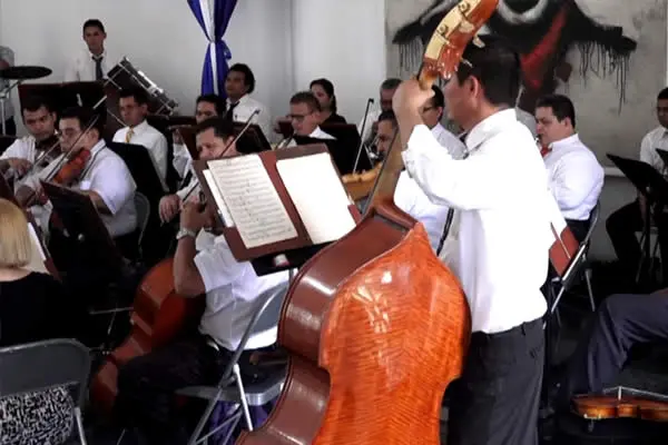 Orquesta Sinfónica de Nicaragua brinda concierto a Adultos Mayores