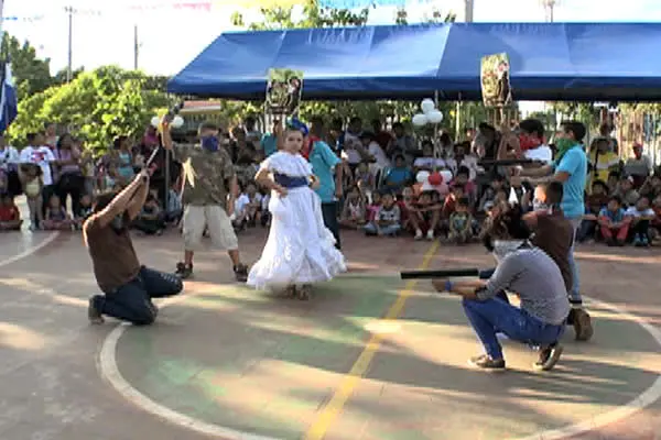 Celebran el Día del Estudiante con Festival de Arte y Cultura