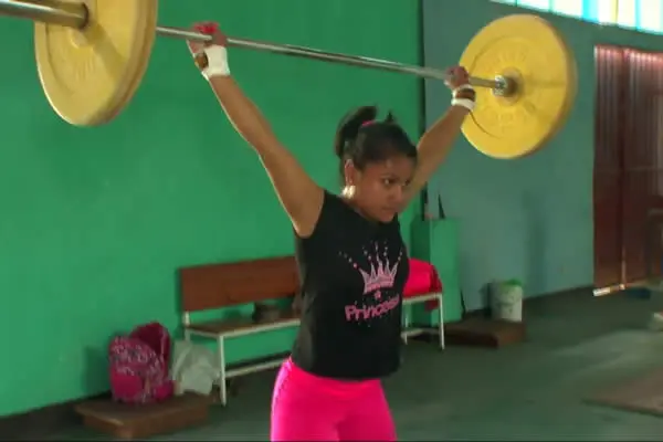 Scarleth Mercado lista en levantamiento de pesas para Río 2016