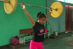 Scarleth Mercado lista en levantamiento de pesas para Río 2016