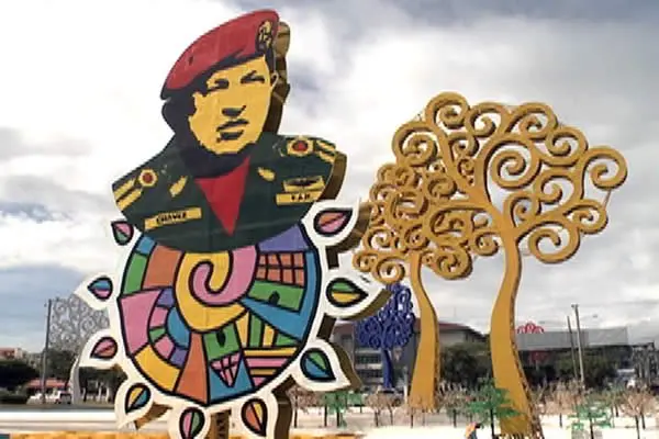 ¡Chávez vive, la lucha sigue!