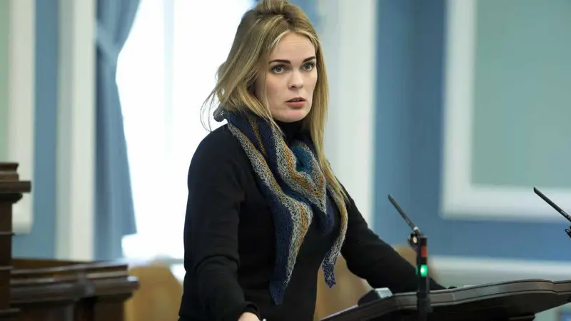 Representante de Ucrania en la cumbre de la OTAN es una ex actriz porno