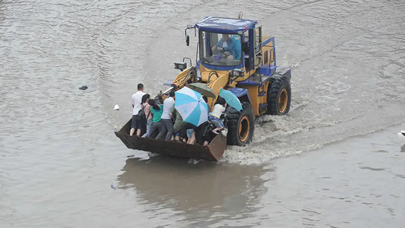China: 13 muertos y numerosos heridos por las fuertes lluvias, y lo peor está por llegar