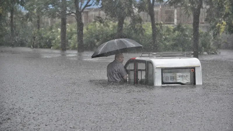 China: 13 muertos y numerosos heridos por las fuertes lluvias, y lo peor está por llegar