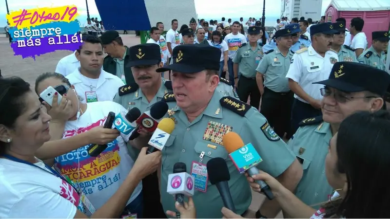 Jefe del Ejército saluda el 37/19